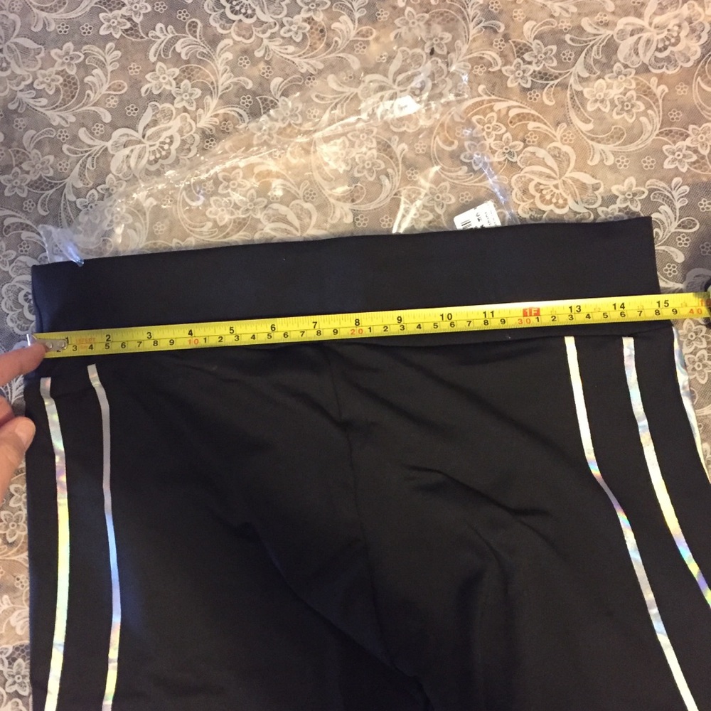 FIVE STAR FAVORITE HOLOGRAPHIC ATHLETIC LEGGINGS - Picture 6 of 8